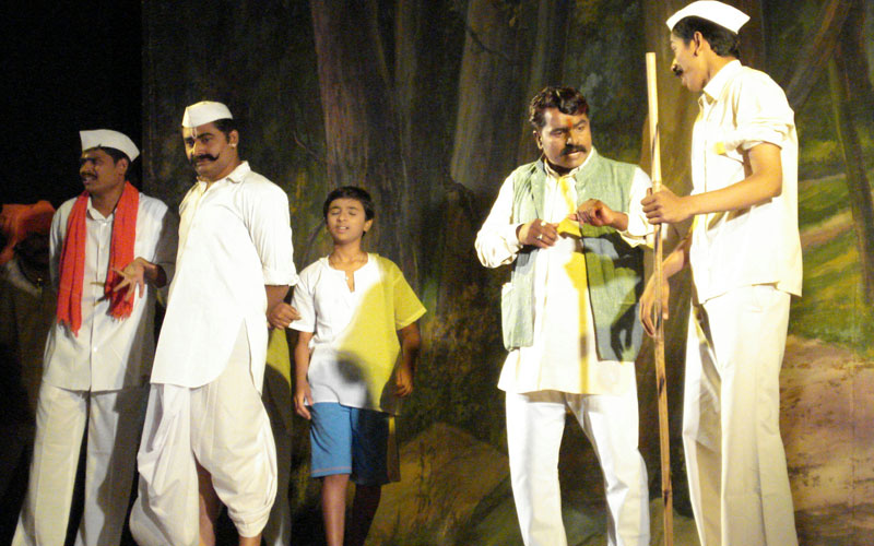 Aabanchi Sabha Drama Scence